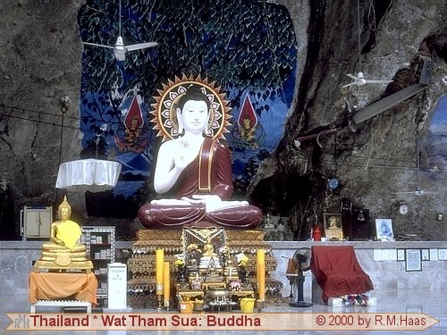 Buddhastatue im Wat Tham Sua